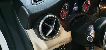 벤츠 CLA200 C117 15년식 터빈 송풍구, 엠비언트 라이트 벤츠 튜닝 송풍구엠비언트 실내엠비언트 도어엠비언트 풋등 대시보드엠비언트까지 대구 벤츠튜닝 수입차정비 전문 씨앤디