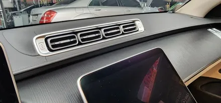 : 벤츠 W223 S450 23년식 도어 피아노라커트림, 미드커버, 4D 부메스터 스피커 장착 : 은은한 엠비언트로 차량의 고급스러움 UP! 색다름UP! 대구 대명동 : 대구씨앤디