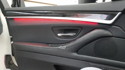 수입차튜닝 : BMW 5시리즈 F10 520d (2011) 가변 실내 엠비언트 시공 : 4도어 + 조수석 대시보드 / 스타트버튼 1대1 교체 / 남구대명동 대구정비소 대구씨앤디✨
