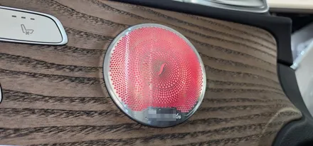 벤츠 W213 E250 22년식 LED송풍구 엠비언트 1열 2열, 4D부메스터 트위터, LED미드스피커커버 장착 튜닝작업 BENZ E클래스 실내 무드등 대구수입차튜닝 앞산 씨앤디