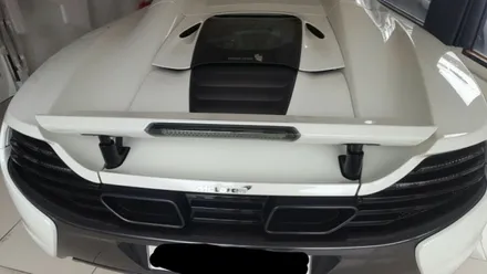 맥라렌 650S 사이드디프렉터(측면덕트) & 미러 & 스포일러 카본 랩핑 작업 대구 수입차 정비 및 튜닝 엔진오일 교환 전문점 씨앤디 인터내셔널