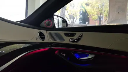 벤츠 W222 S560 4MATIC 부메스터ST 전동 트위터 장착 작업 S클래스 18년형 스피커 시공 3D전동트위터 실내무드등 엠비언트 벤츠정비 벤츠튜닝 벤츠전문점 대구 씨앤디