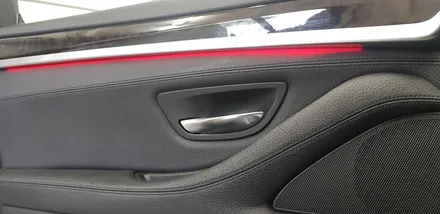 BMW F10 520d 5시리즈 엠비언트 라이트 레드 실내 무드등 도어 LED 대구 BMW튜닝 전문점 씨앤디 인터내셔널 감성튜닝 업그레이드