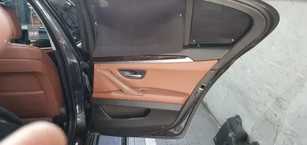 BMW 5시리즈 F10 520d 엠비언트 라이트 레드 LED 무드등 튜닝 4도어 비노출 조명 단색 앰비언트 BMW 튜닝 전문점 대구 씨앤디 인터내셔널