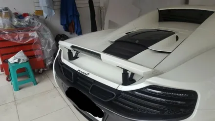 맥라렌 650S 사이드디프렉터(측면덕트) & 미러 & 스포일러 카본 랩핑 작업 대구 수입차 정비 및 튜닝 엔진오일 교환 전문점 씨앤디 인터내셔널