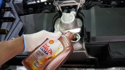 람보르기니 우라칸 엔진오일교환 작업 대구 수입차 정비 전문점 씨앤디인터내셔널 C&D 합성유 오일교환 쉘 힐릭스 울트라 필터교체 URACAN 엔진오일교환주기 스포츠카 자동차정비 전문