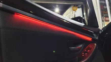 BMW 528i F10 레드 엠비언트 시공 작업 후기 / BMW 수입차 정비 튜닝 수리 전문점 실내엠비언트 실내무드등 실내튜닝전문점 도어라이트 5시리즈 12년식 대구 카센터 씨앤디