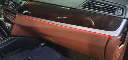 BMW 5시리즈 F10 520d 엠비언트 라이트 레드 LED 무드등 튜닝 4도어 비노출 조명 단색 앰비언트 BMW 튜닝 전문점 대구 씨앤디 인터내셔널