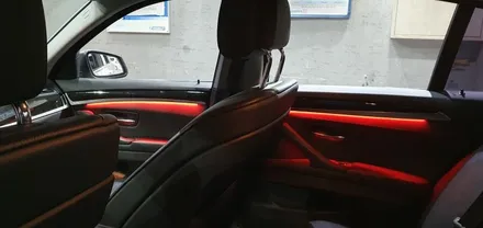 BMW 5시리즈 F10 520d 11년식 레드 LED 엠비언트 라이트 장착 작업 BMW520d 실내 무드등 앰비언트 시공 후기 F10엠비언트 BMW튜닝전문점 대구씨앤디인터내셔널