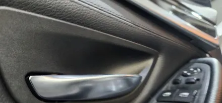 : BMW 528i 2색 가변 엠비언트 오렌지, 블루 라이트 시공 작업 : 내 차의 고급스러운 환골탈태는 무죄! BMW튜닝 : 대구대명동자동차정비 대구씨앤디인터내셔널 :