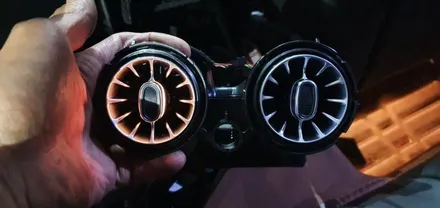 : 벤츠 E43 AMG 엠비언트 송풍구 교체 : 날마다 기분따라 엠비언트 색상을 통해 색다른 기분전환 ✨ 같은 도로 위 다른 기분 🎶 대구 대명동 씨앤디인터내셔널 대구씨앤디 :