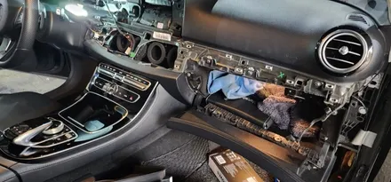 대구 벤츠 W213 E200 18년식 송풍구 엠비언트 1열 2열 장착 작업 BENZ E클래스 실내 LED 엠비언트 라이트 무드등 터빈디자인 튜닝업! 대구수입차정비 벤츠튜닝 씨앤디