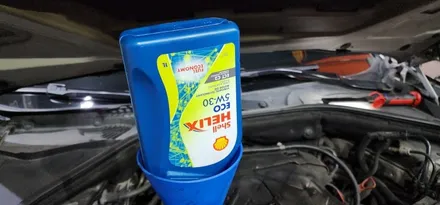 BMW F10 520d 엔진오일교환, 프론트 브레이크 디스크, 패드, 센서 교체 작업 BMW520d 5시리즈 12년식 앞디스크 앞패드 교환 시공후기 대구수입차정비 씨앤디인터내셔널