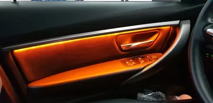 BMW 3시리즈 F30 320d 도어 엠비언트 실버몰딩 시공 작업 대구 씨앤디인터내셔널 BMW튜닝 전문점 실내엠비언트 장착 실내튜닝 수입차튜닝 전문 대구남구씨앤디