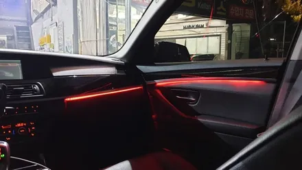 BMW 528i F10 레드 엠비언트 시공 작업 후기 / BMW 수입차 정비 튜닝 수리 전문점 실내엠비언트 실내무드등 실내튜닝전문점 도어라이트 5시리즈 12년식 대구 카센터 씨앤디