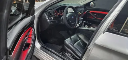 : BMW 528i 단색 가변 엠비언트 레드 라이트 시공 작업 : 앞도어 + 도어포켓뿐만아니라 뒷쪽도어까지? ✨ 화려한 색상보다 은은한 빛을 원하시는 분들도 가능 : 대구씨앤디 :