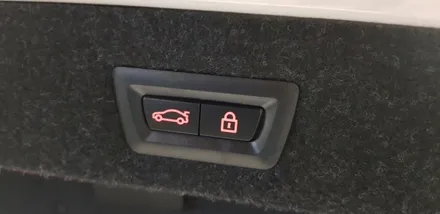 [대구씨앤디] 추운 겨울철 🥶 필수옵션 / 버튼하나로 해결 : BMW G30 520d 18년식 전동트렁크 및 열선핸들 시공 : BMW옵션 수입차용품 트렁크버튼이식 남구 대명동 :