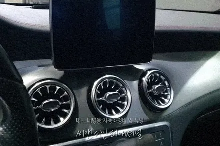 벤츠 CLA클래스 C117 CLA250 4MATIC (2016) 실내 앰비언트라이트 시공 : 송풍구, 대시보드, 도어트림 : 엠비언트 라이트 튜닝 아이템 벤츠튜닝 : 대구씨앤디