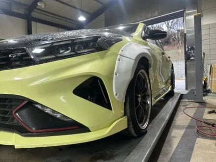 화성튜닝샵 기아 k3gt 유엔알 오버휀다 장착 일산튜닝샵 오버휀다 장착 유엔알포퍼먼스 k3gt 오버휀다 / 경기 화성