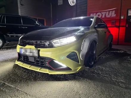 화성튜닝샵 기아 k3gt 유엔알 오버휀다 장착 일산튜닝샵 오버휀다 장착 유엔알포퍼먼스 k3gt 오버휀다 / 경기 화성