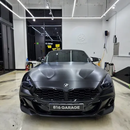 [공지] BMW Z4 사틴 블랙 전체 랩핑, 라이트 스모그 PPF 시공 후 모습. / 하남 감일동