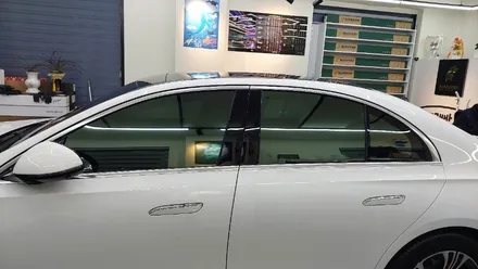벤츠 E200 아방가르드 신차패키지 블랙크롬 전면35% 측후면15% 파노라마 디토35% 생보ppf4종 유리막코팅 / 고양 덕양구 향동동