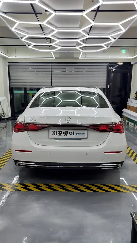 벤츠 E200 아방가르드 신차패키지 블랙크롬 전면35% 측후면15% 파노라마 디토35% 생보ppf4종 유리막코팅 / 고양 덕양구 향동동