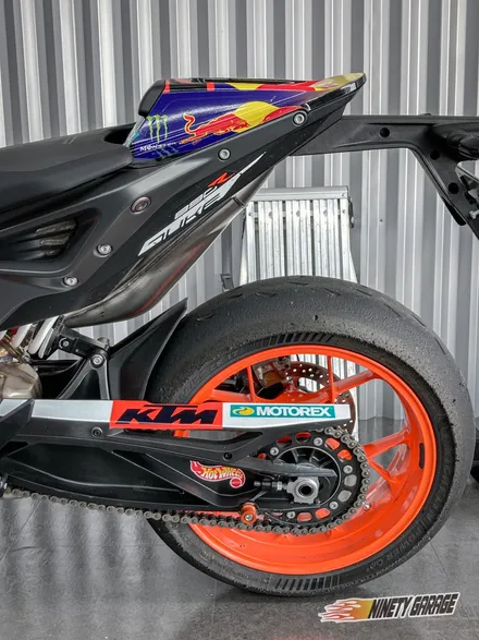 KTM 듀크390 광주랩핑/바이크랩핑(레드불 데칼) / 광주 광산구 월전동