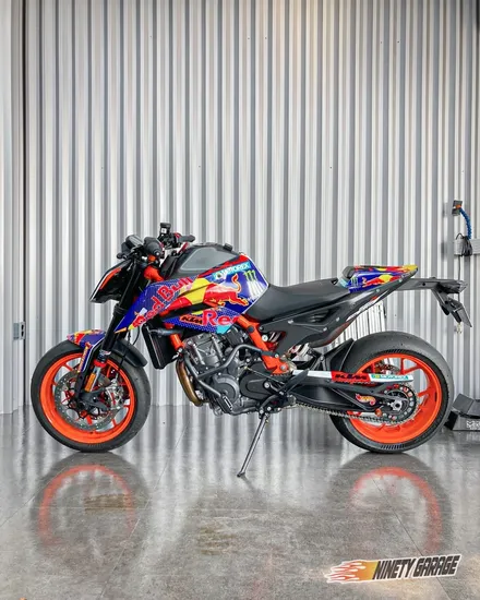 KTM 듀크390 광주랩핑/바이크랩핑(레드불 데칼) / 광주 광산구 월전동