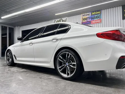 BMW M550d 랩핑제거 했더니 다시 새차가 되었다. 광주 랩핑 나인티게러지 / 광주 광산구 월전동