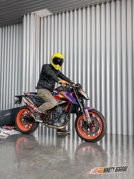 KTM 듀크390 광주랩핑/바이크랩핑(레드불 데칼) / 광주 광산구 월전동