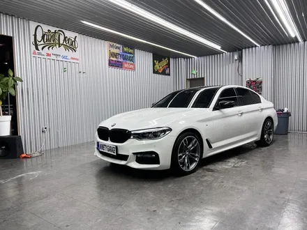 BMW M550d 랩핑제거 했더니 다시 새차가 되었다. 광주 랩핑 나인티게러지 / 광주 광산구 월전동