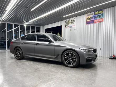 BMW M550d 랩핑제거 했더니 다시 새차가 되었다. 광주 랩핑 나인티게러지 / 광주 광산구 월전동