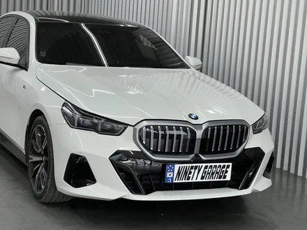 BMW 5시리즈 그릴랩핑+사이드미러 광주랩핑 전문가에게 / 광주 광산구 월전동