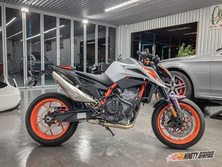 KTM 듀크390 광주랩핑/바이크랩핑(레드불 데칼) / 광주 광산구 월전동