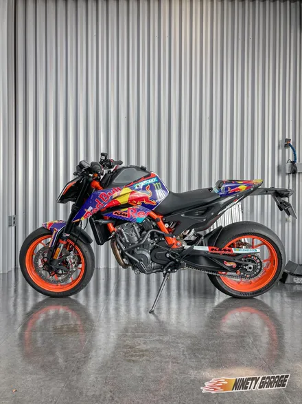 KTM 듀크390 광주랩핑/바이크랩핑(레드불 데칼) / 광주 광산구 월전동
