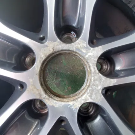 1시리즈 자동차 휠 수리복원 <BMW 118D / 17인치 / 다이아몬드 휠커팅 복원>  창동, 도봉동,방학동, 번동 휠수리복원 * 레드타이어 도봉산점 / 의정부시 호원동