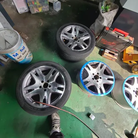 <자동차 휠 수리> 벤츠 E350  (W211) 17인치 휠 다이아몬드 커팅 휠 복원! /벤츠 휠 수리/ 벤츠 휠도 색 / E 350 휠도 색 / E300 휠 수리. 도봉 노원 강북 창동 번동 / 의정부시 호원동