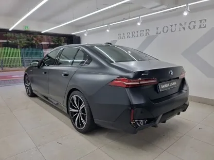 BMW 신형 5시리즈 고광택필름에 반무광? 시공후기! / 서울 강동구 성내동