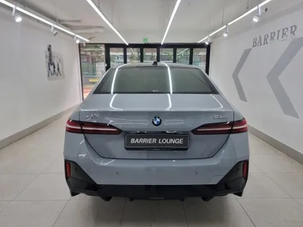 BMW 신형 5시리즈 고광택필름에 반무광? 시공후기! / 서울 강동구 성내동