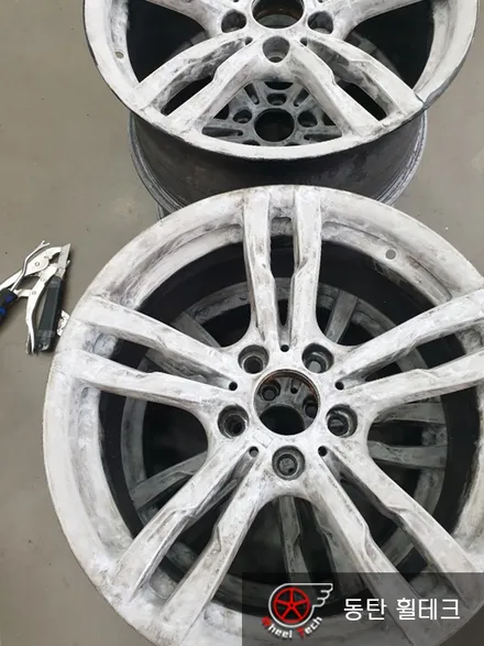 [휠도색]BMW 320D 18인치 순정휠 블랙유광 휠 재도색 - 동탄 휠수리복원 휠도색 전문점 휠테크 / 화성시 금곡동