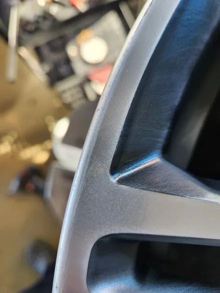 BMW 530e 다이아몬드 커팅 휠 복원:동탄 휠 수리 및 휠 복원 / 화성시 금곡동