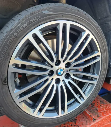 BMW 530e 다이아몬드 커팅 휠 복원:동탄 휠 수리 및 휠 복원 / 화성시 금곡동