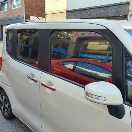 레이 열차단 썬팅 재시공 상단 네비게이션 일체형 매립 샤크안테나 후방카메라 트렁크 손잡이 불량교체 / 광명 하안동