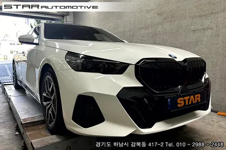 BMW G60 신형5시리즈 M룩 블랙유광 뿔미러 장착