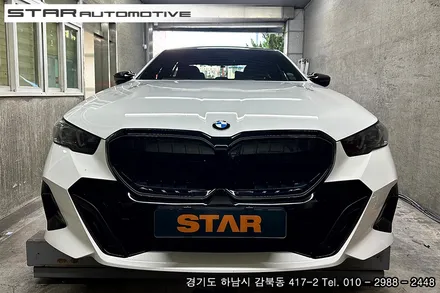 BMW G60 신형5시리즈 M룩 블랙유광 뿔미러 장착