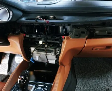 대구 bmw X6 M50d 안드로이드올인원 장착. 내비게이션 매립.