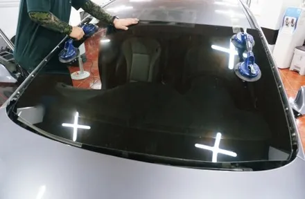 대구 자동차 전면유리 돌빵 교체와 동시에 열차단썬팅까지.