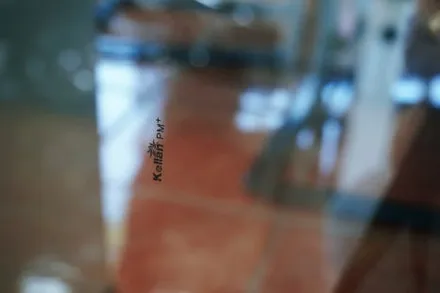 대구 경산 올뉴카니발 하이리무진 전면 유리교체와 최고급 프리미엄 반사필름으로 썬팅재시공을 한번에.