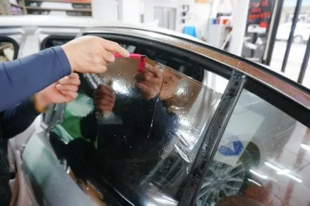 대구 경산 제네시스 BH 최고급 프리미엄 반사필름으로 썬팅 재시공.